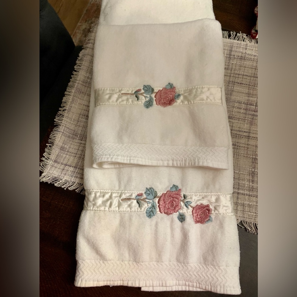 Vintage towel set of 2